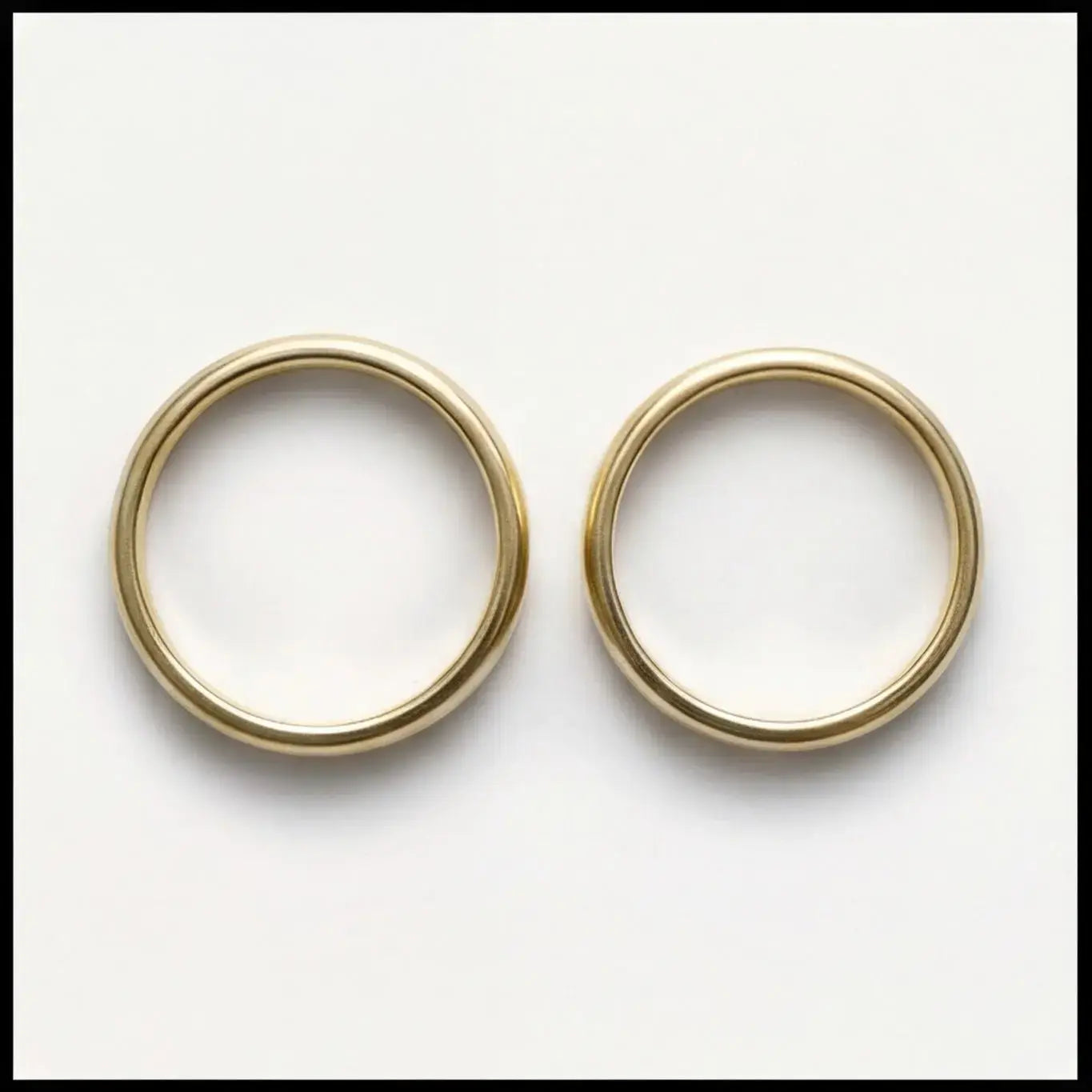 Classic Lyra 3mm gold wedding band by Majestic Jewellery