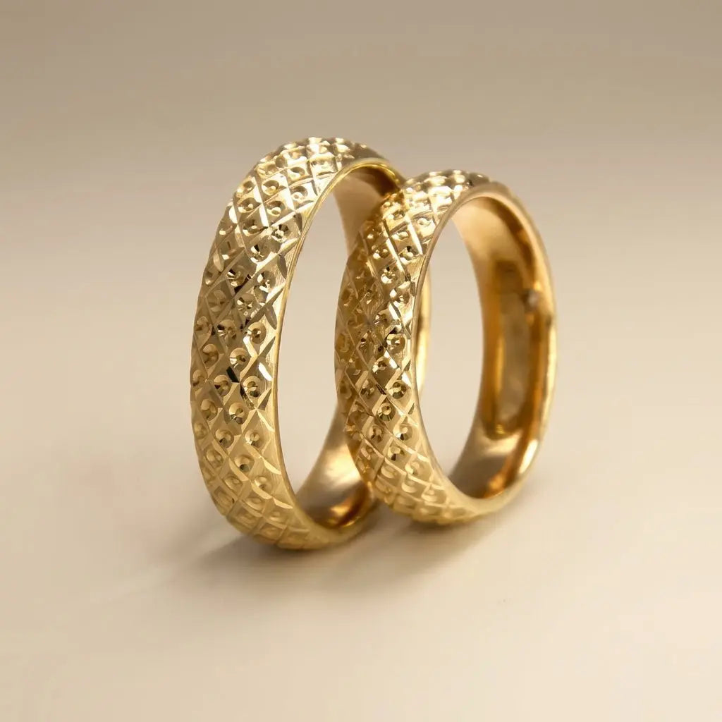Faceted Pattern 5mm gold wedding band by Majestic Jewellery
