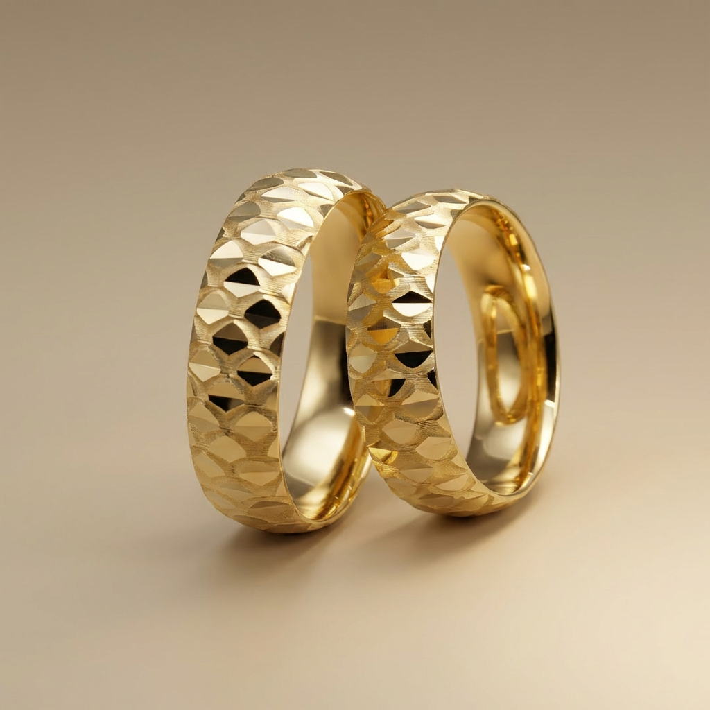 Majestätischer Ehering aus 14-karätigem Gold mit diamantgeschliffener Textur – Aurora Facettenschliff, 6 mm