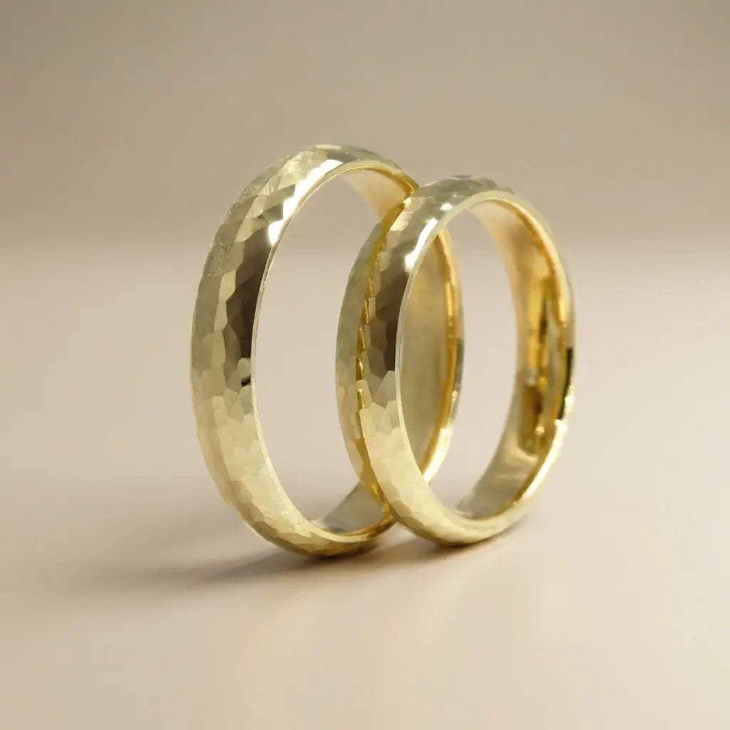 Faceted 4mm gold wedding band by Majestic Jewellery