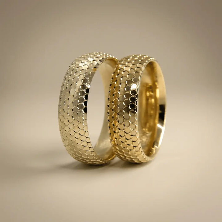 Majestic Disc - Texture 14K Gold Wedding Band — 6mm - Majestic Jewellery