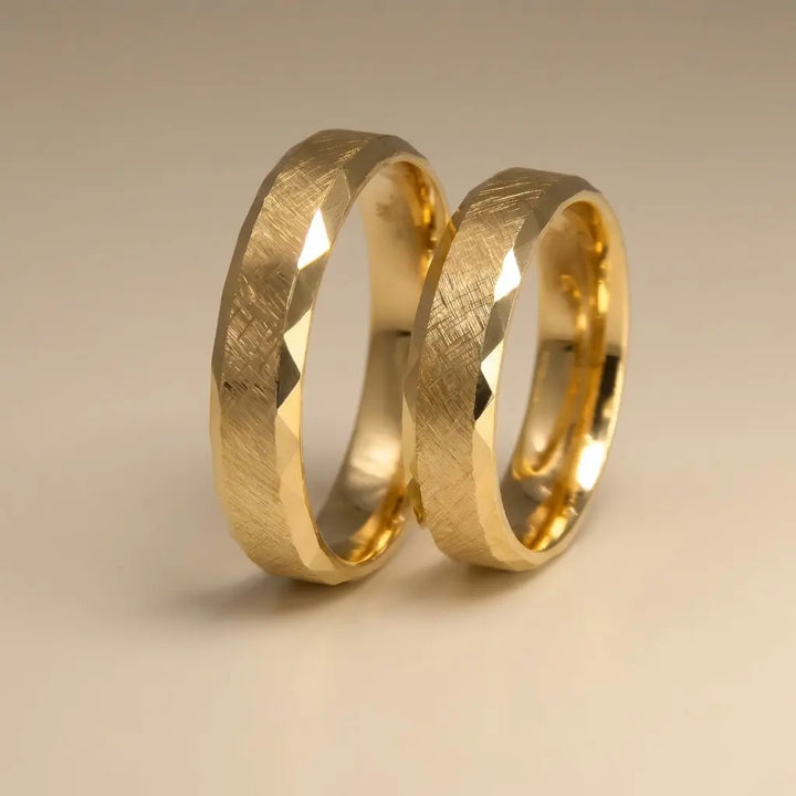 Majestic Faceted Satin Contrast 14K Gold Wedding Band — 5mm - Majestic Jewellery