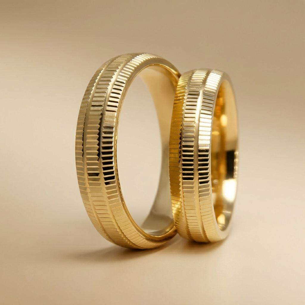 Majestätischer Ehering aus 14-karätigem Gold mit linearer Textur – 5 mm