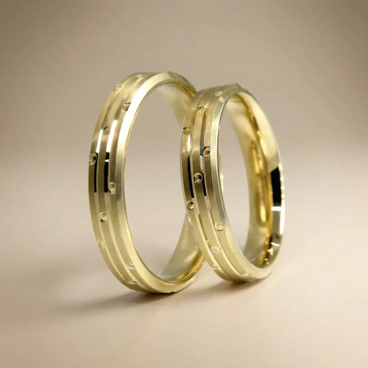 Majestic Minimal Line & Stone Detail 14K Gold Wedding Band — 4mm - Majestic Jewellery