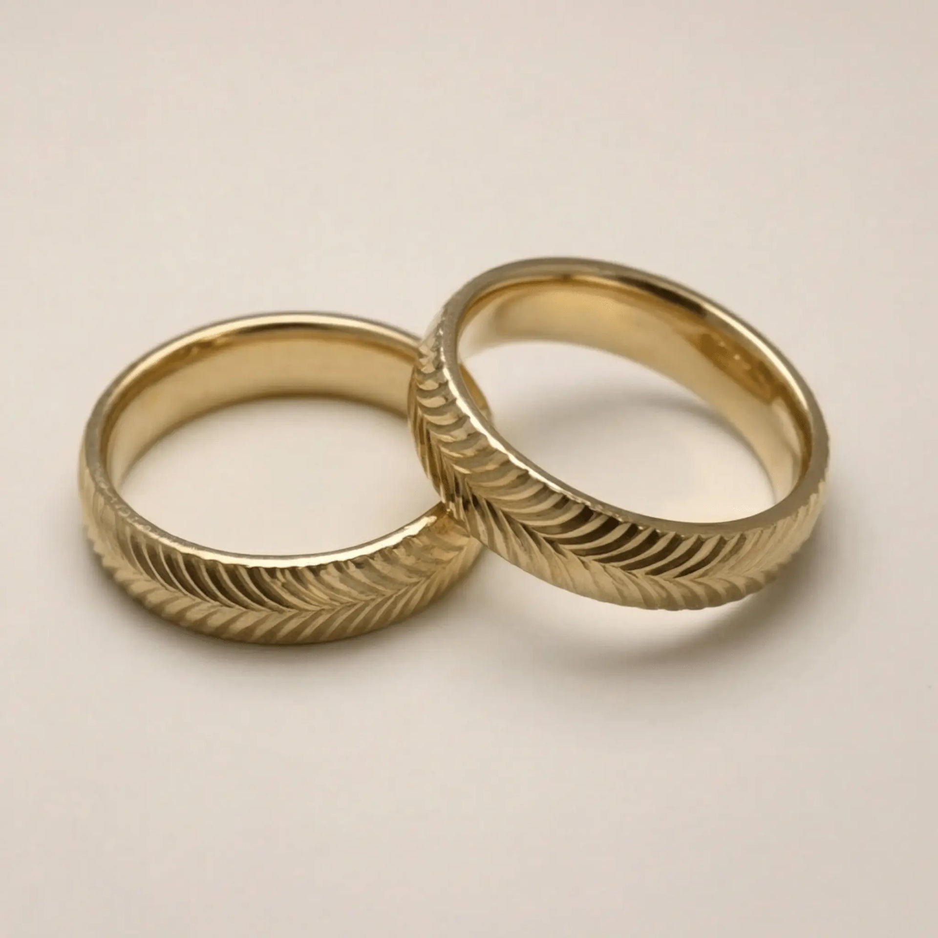 Majestic Spiral Wave 14K Gold Wedding Band — 5mm - Majestic Jewellery