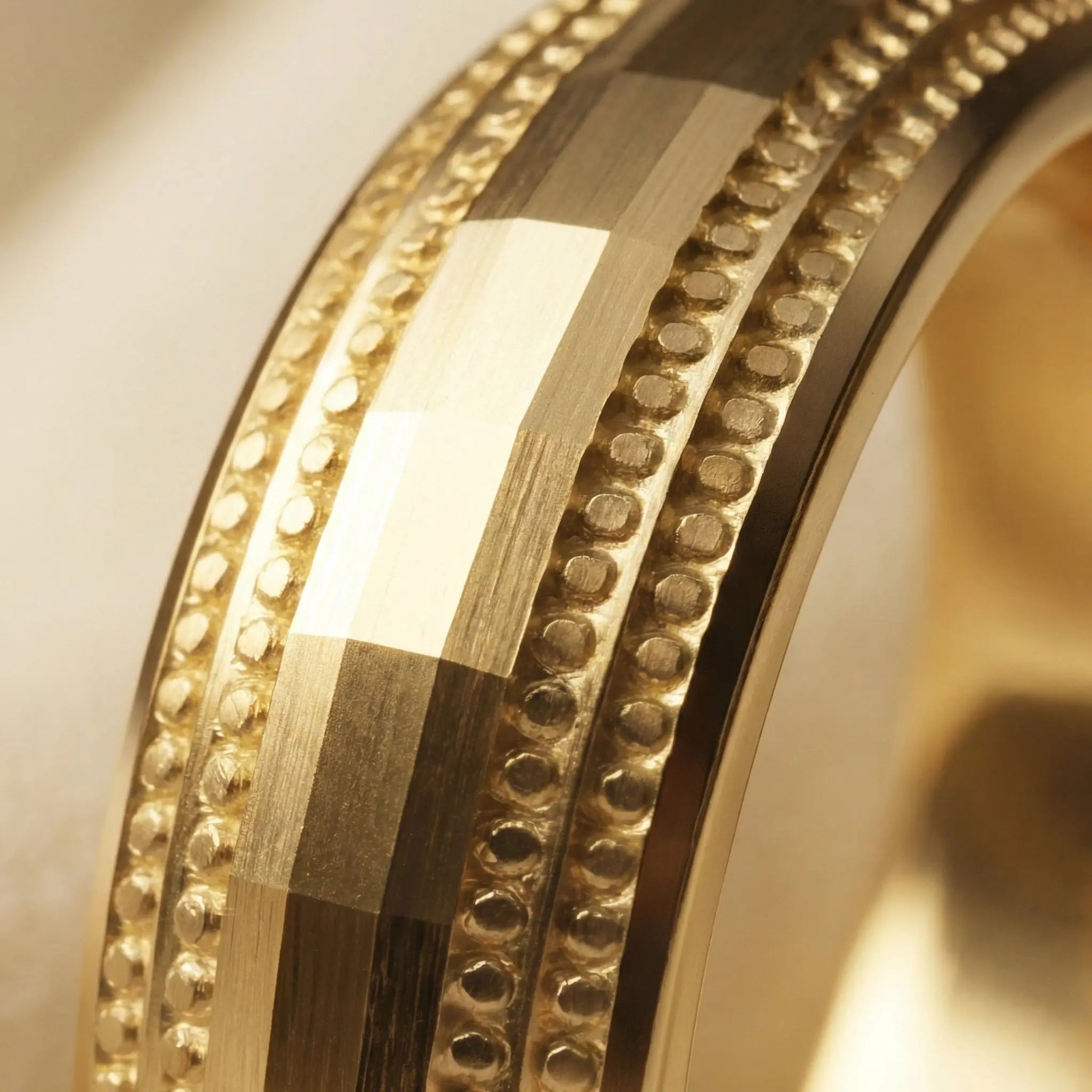 Majestic Diamond - Cut Milgrain 14K Gold Wedding Band — 5mm - Majestic Jewellery