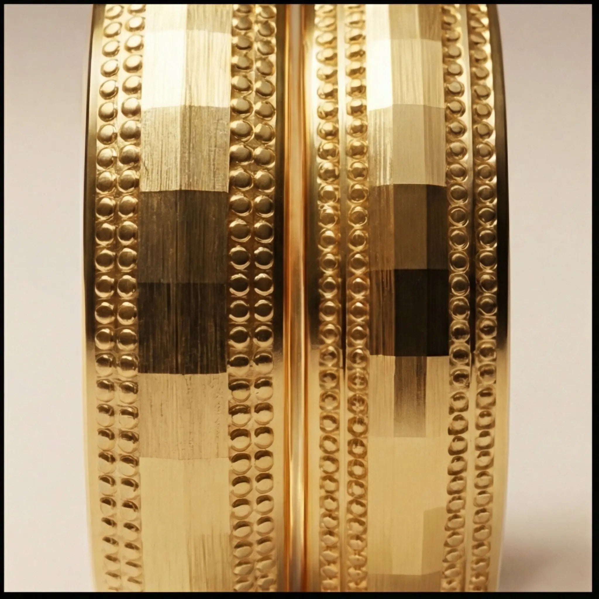 Majestic Diamond - Cut Milgrain 14K Gold Wedding Band — 5mm - Majestic Jewellery