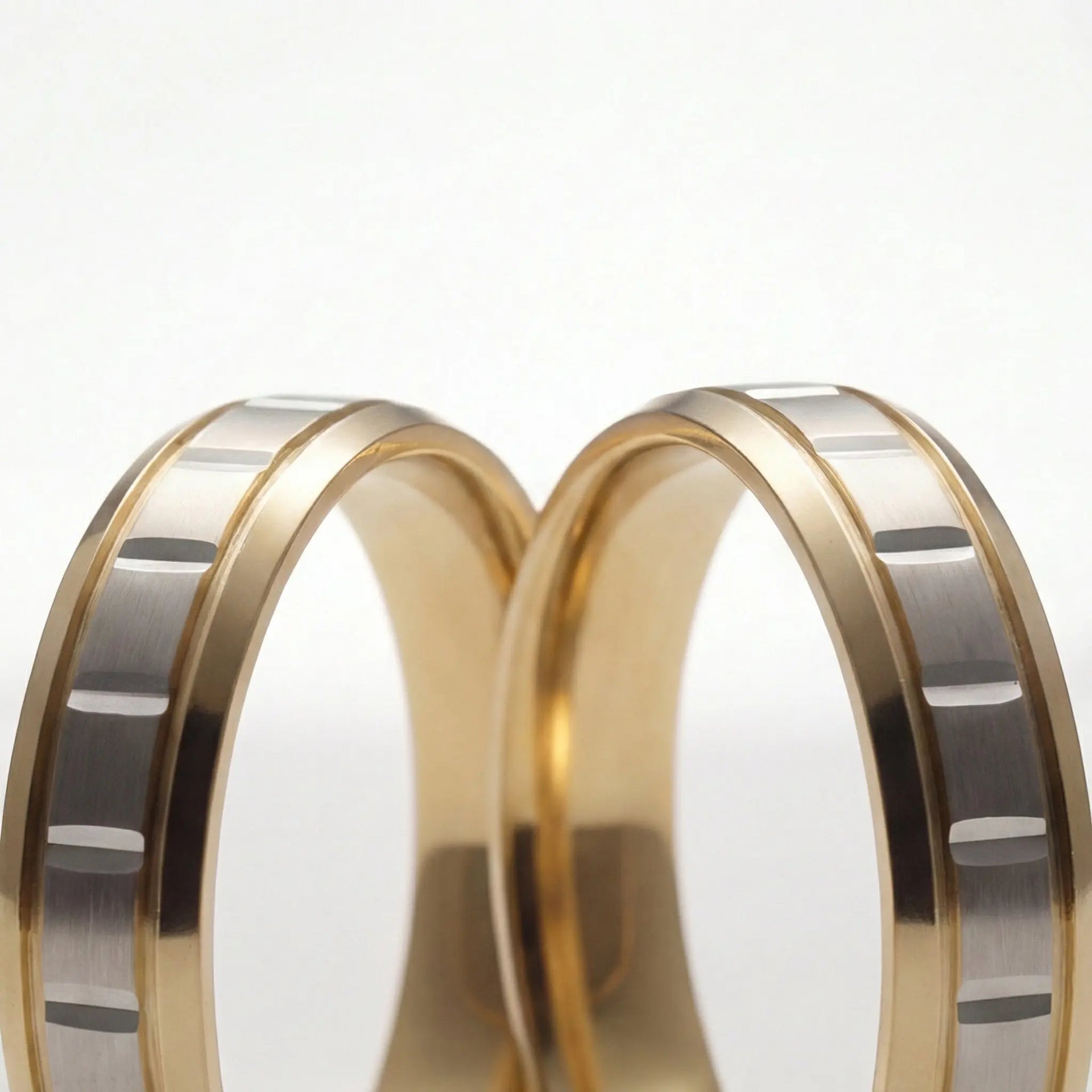 Majestic Star - Cut Two - Tone 14K Gold Wedding Band — 5mm - Majestic Jewellery