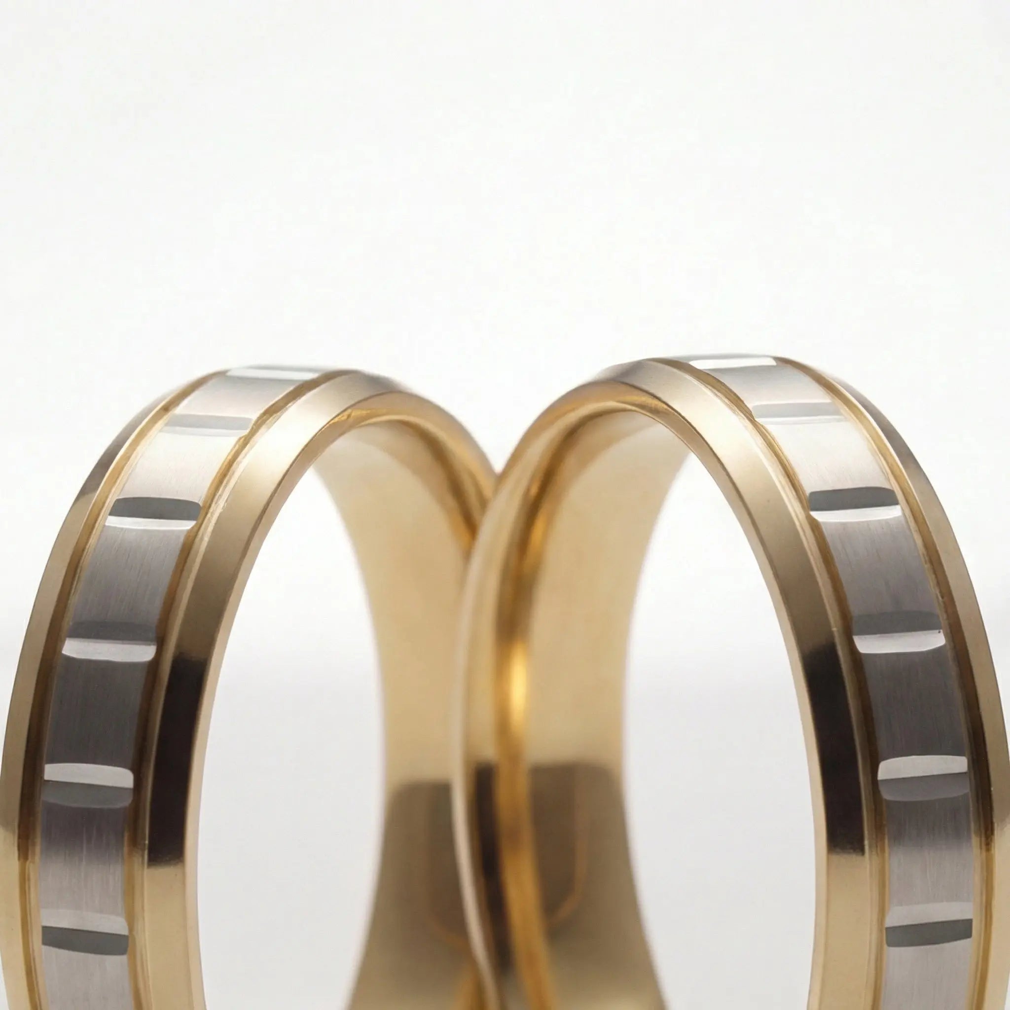 Majestic Star - Cut Two - Tone 14K Gold Wedding Band — 5mm - Majestic Jewellery