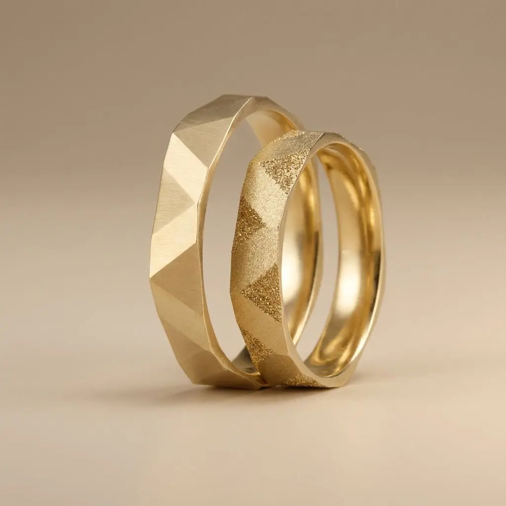 Majestic Pyramid Facet & Sandblast Detail 14K Gold Wedding Band — 3.5mm - Majestic Jewellery