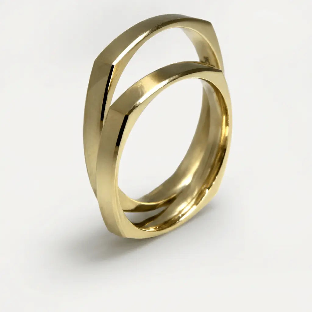 Faceted Helios 3mm gold wedding band by Majestic Jewellery