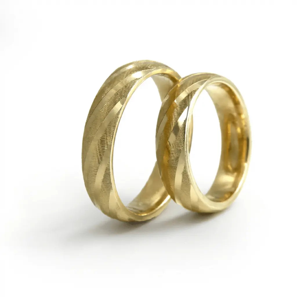 Majestic Soft Facet 14K Gold Wedding Band — 5mm - Majestic Jewellery