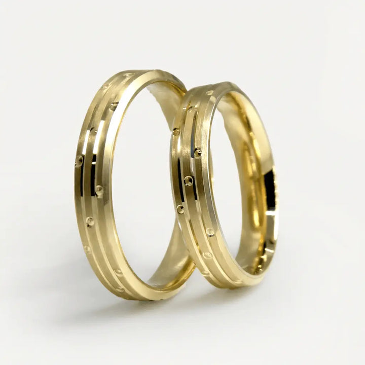 Majestic Minimal Line & Stone Detail 14K Gold Wedding Band — 4mm - Majestic Jewellery