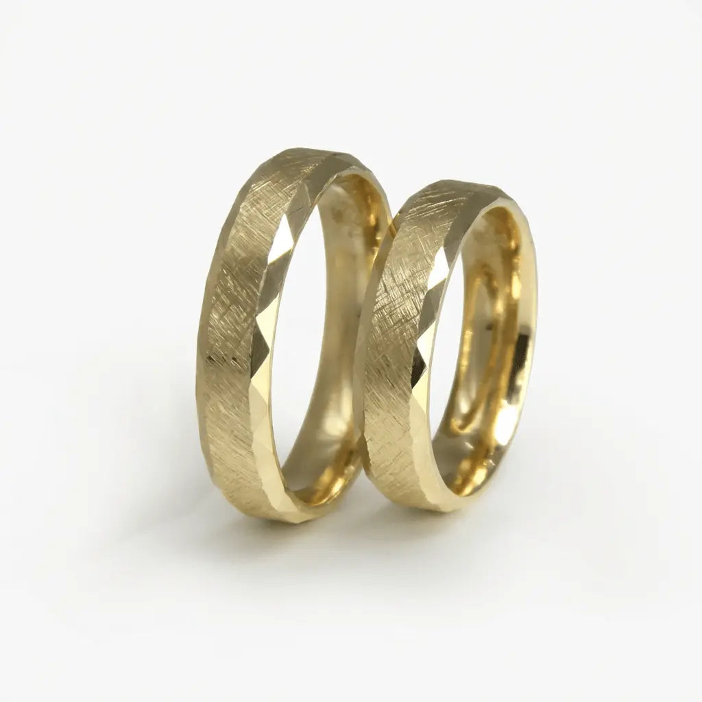 Majestic Faceted Satin Contrast 14K Gold Wedding Band — 5mm - Majestic Jewellery