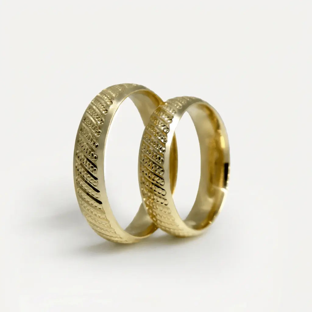 Majestic Cross - Line Diamond Texture 14K Gold Wedding Band — 5mm - Majestic Jewellery