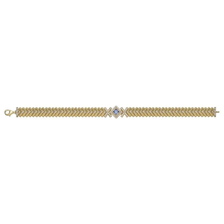 Solid gold fancy link bracelet, 15.49 g — shown square on a plain background.