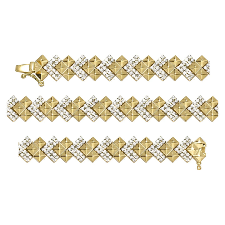 Solid gold fancy link bracelet, 11.20 g — shown in three rows across the frame.